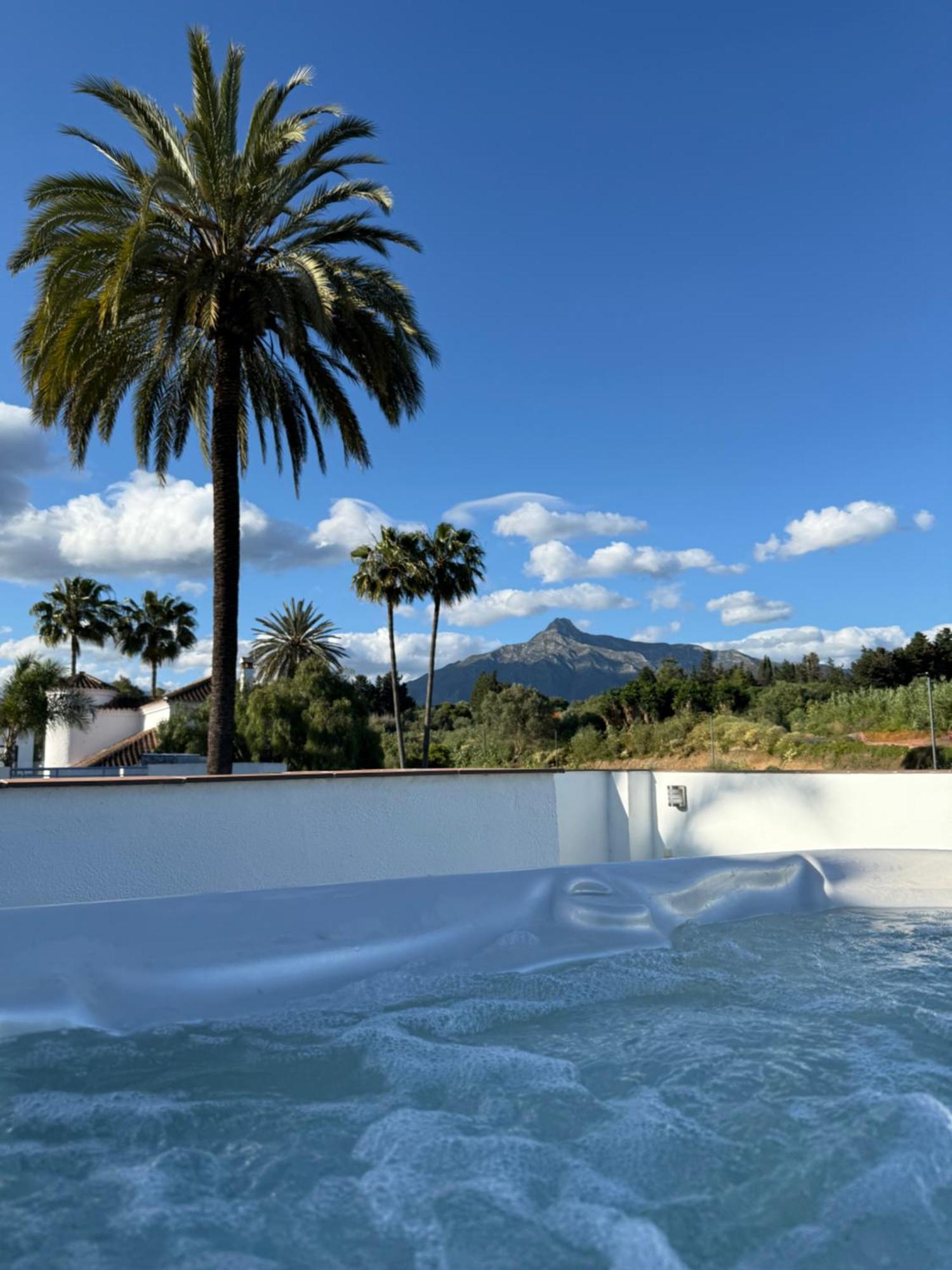 Puerto Banus Jacuzzi Close To Breath And Marbella Arena Μαρμπέλλα Εξωτερικό φωτογραφία